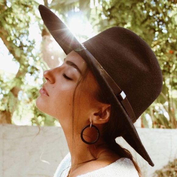 Urban Outfitters Accessories - Urban Outfitters Black Wide Brim Fedora Hat